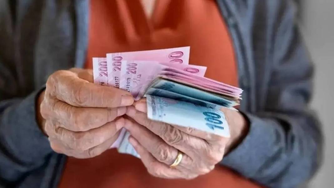 Bankaların mevduat faizleri değişti mi? 300 bin liranın aylık getirisi ne kadar? İşte banka banka faiz oranları 12